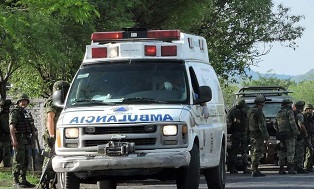 Fue detenido un hombre en el momento en el que prendía fuego a un vehículo en Parácuaro, Michoacán