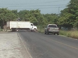En tierra caliente de Michoacán, se registraron Varios enfrentamientos entre grupos antagónicos de civiles armados y bloqueos carreteros tuvieron lugar la mañana de este lunes